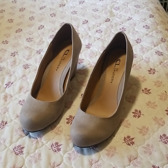 CL Wedges - Picture 2 of 4